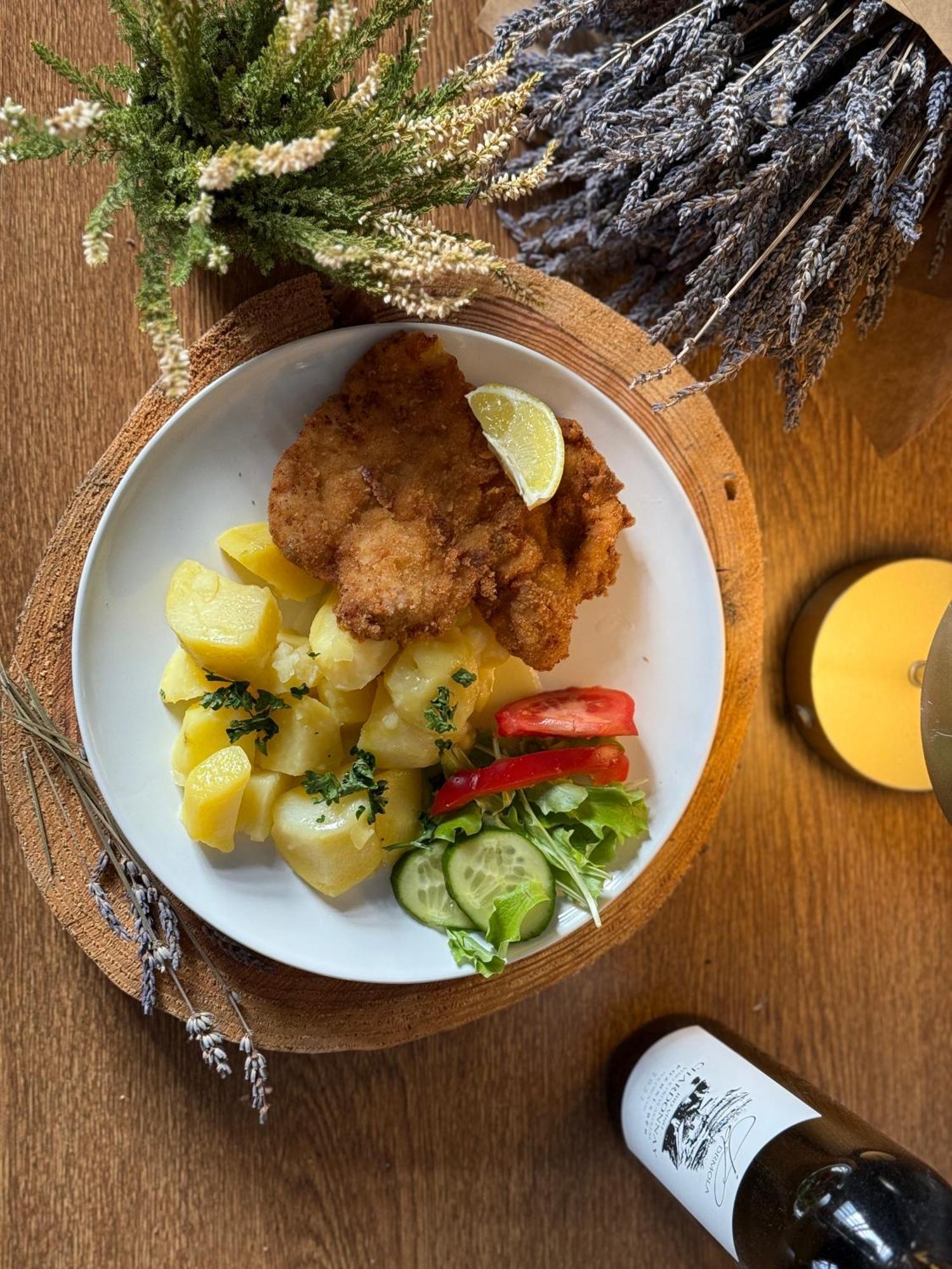 Telnice Stara Posta酒店 外观 照片